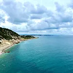 With Spectacular Views Σαλού