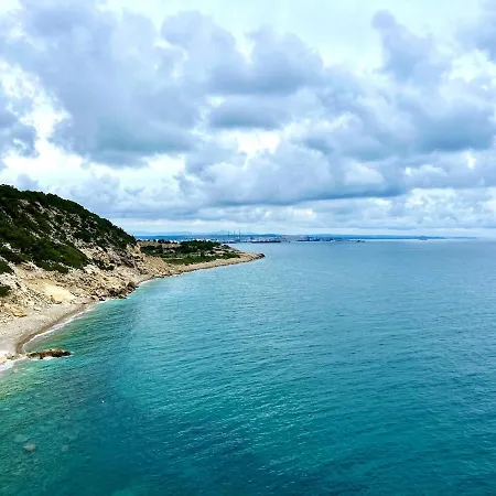 With Spectacular Views Салоу